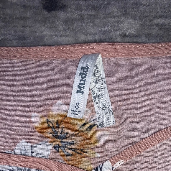 Pink floral Mudd top - Picture 3 of 3